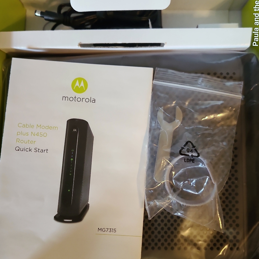 Motorola Cable Modem Plus WiFi Router - Picture 5 of 5